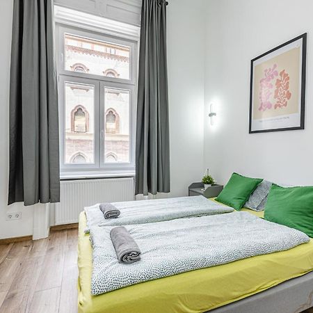 Whale Urban Apartments Будапеща Екстериор снимка